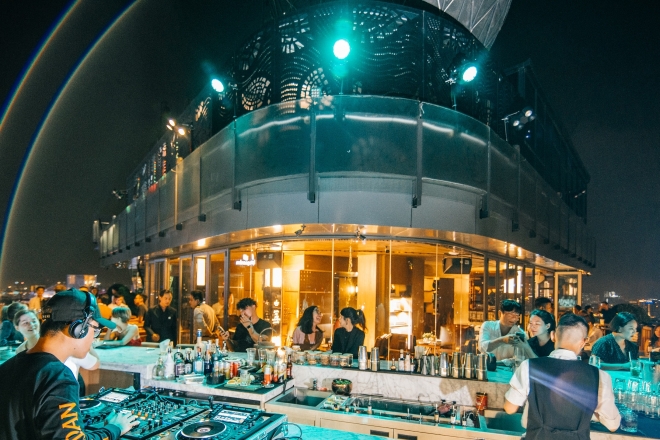 Weekend Voyage launches house & techno rooftop series at Air Saigon