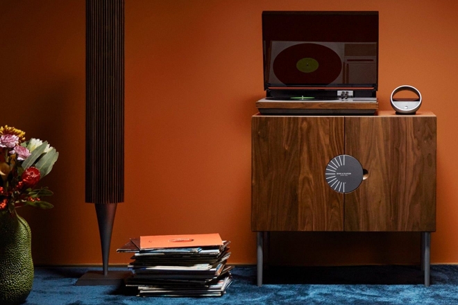 This is what a $45,000 vinyl system looks like