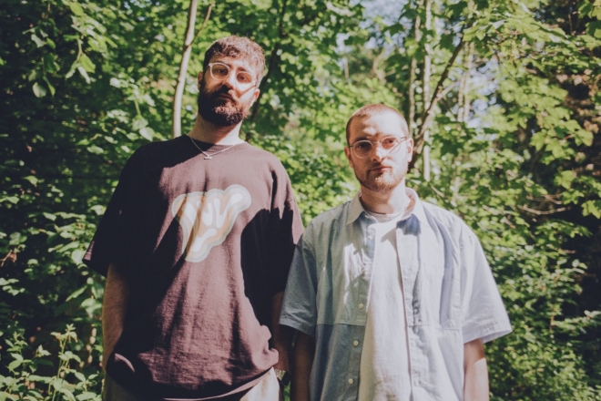 Glume & Phossa venture ‘Between Surface’ on debut album