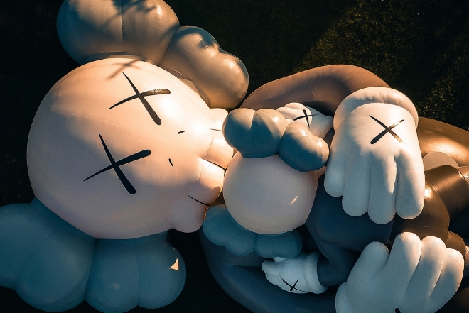 A humongous 42m-long inflatable artwork depicting KAWS’ signature character COMPANION is landing in Singapore