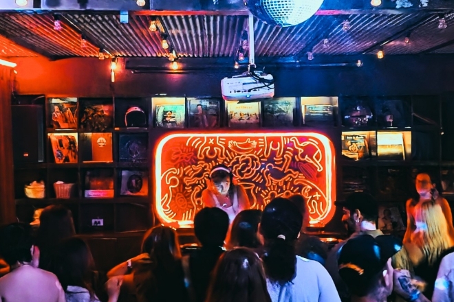 Saigon: MIXED SIGNALS: The Airtime Asia Pre-Party