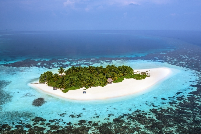 Cercle returns to Asia, this time with Monolink to the W Hotel's Castaway Island in the Maldives