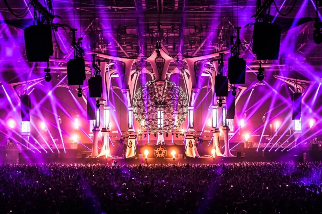 Q-dance debuts an audiovisual hardstyle experience on Netflix