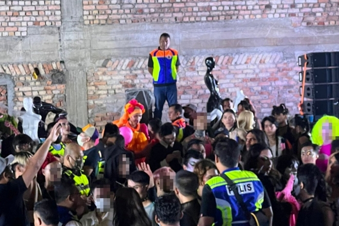 Chính quyền hồi giáo Malaysia đột kích đêm tiệc Halloween của cộng đồng LGBTQ+ ở Kuala Lumpur