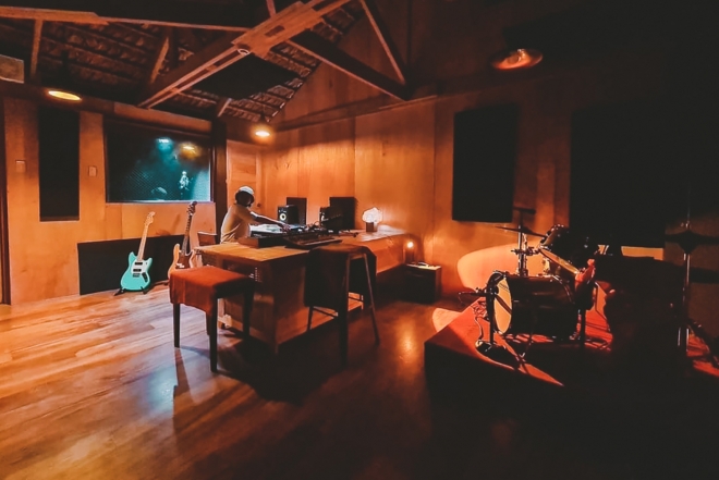 CRWN and St Vincent & the Grenadines open a seaside music studio in the Philippines