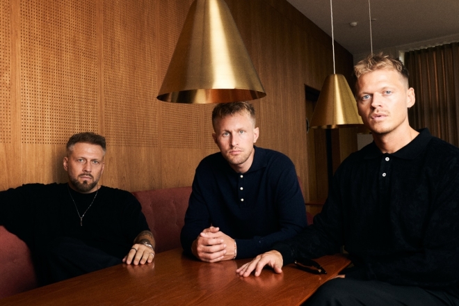 Tripolism headlines on Chater Road, Central's largest ever history-making street party