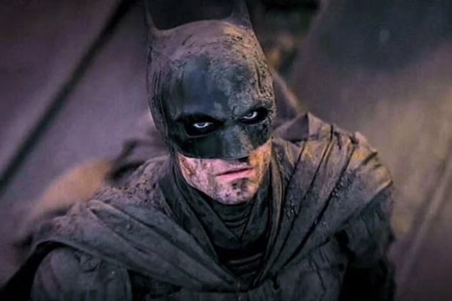 Robert Pattinson: “I had my headphones over the bat ears, making electronic music”