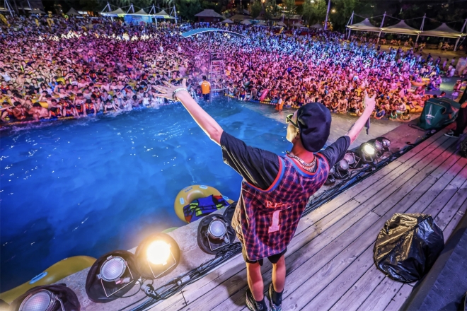 Thousands attend a music festival at a water park in Wuhan