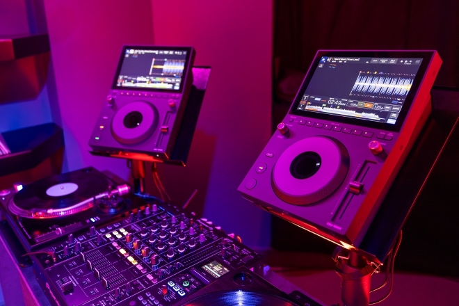 AlphaTheta's new CDJ-1500X lets DJs play sets with just their phone