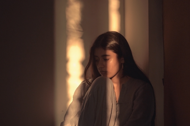 DEE EN’s  ‘Dreamers of Prettier Beings’ manifests into a short film on solitude