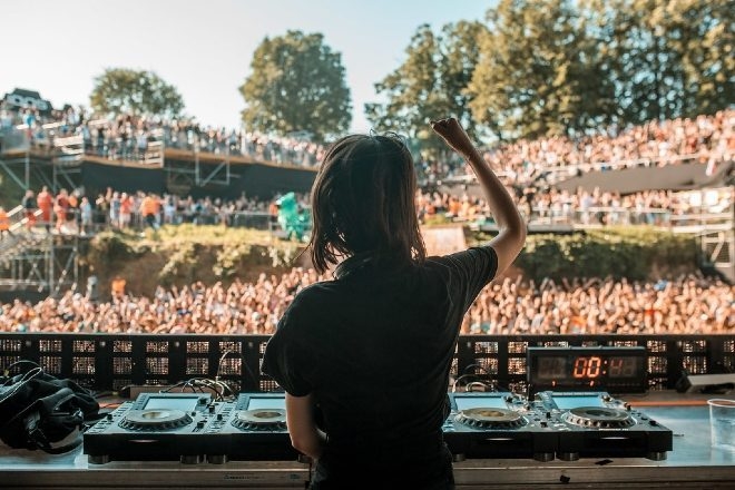Female DJs play twice as many shows as male DJs, study shows