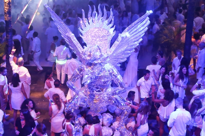 Bali: KU DE TA presents White Party ‘Stargate’