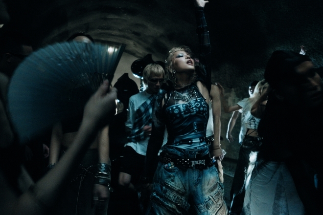 LYNZI (0) 零 frames Taipei after dark through ‘Tesla RidE’