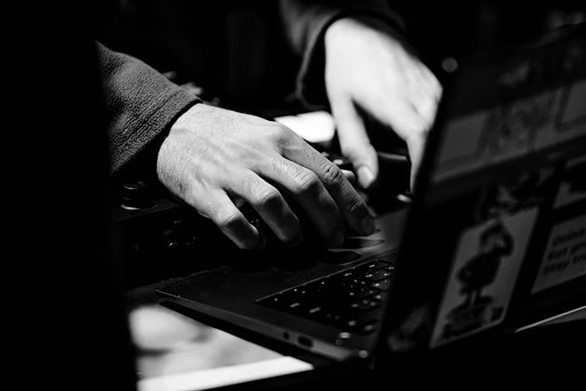 Man charged with fraud over “fake” $3 billion investment into Napster