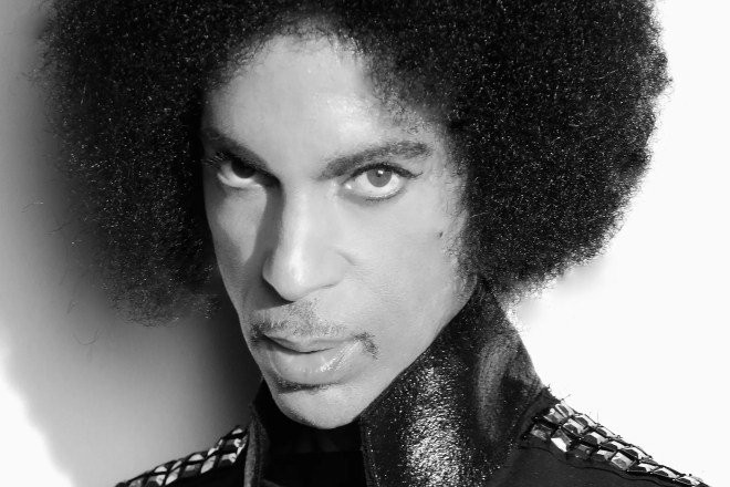 Hai track chưa từng được công bố của Prince mới ra mắt