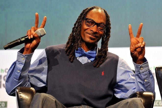Snoop Dogg announces he’s quitting weed: “Please respect my privacy at this time”