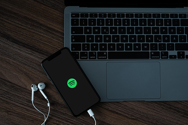 Spotify khôi phục track từ ứng dụng AI sau cáo buộc “phát trực tuyến giả”