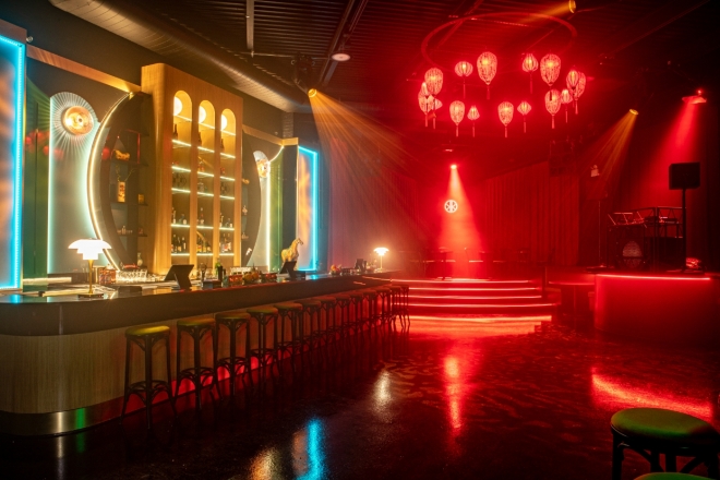 The Red Pavilion 红馆 nightclub doubles as a TCM teahouse & apothecary by day