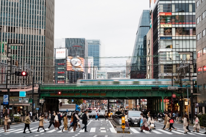 Tokyo set to adopt 4-day workweek to spark baby boom